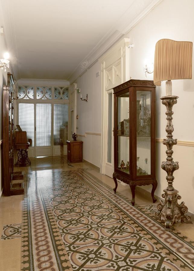 Отель Carafa Di Maddaloni Residenza Di Charme Неаполь Экстерьер фото