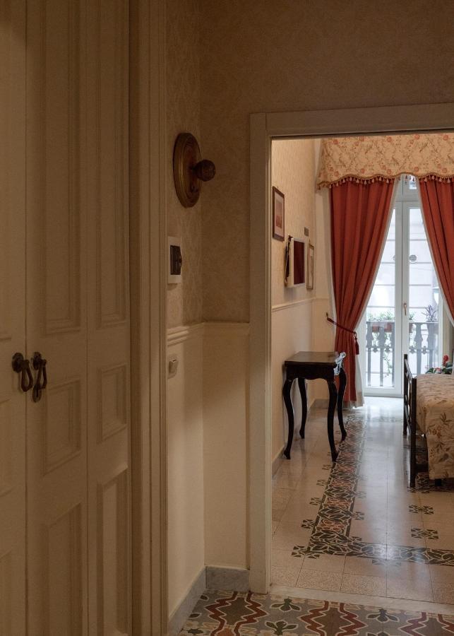 Отель Carafa Di Maddaloni Residenza Di Charme Неаполь Экстерьер фото