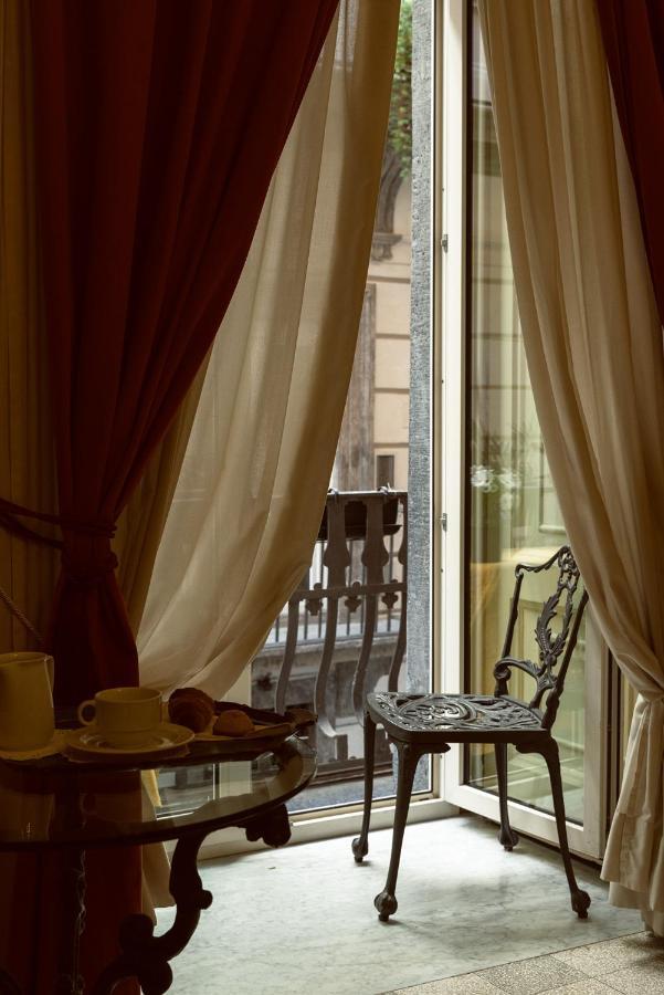 Отель Carafa Di Maddaloni Residenza Di Charme Неаполь Экстерьер фото