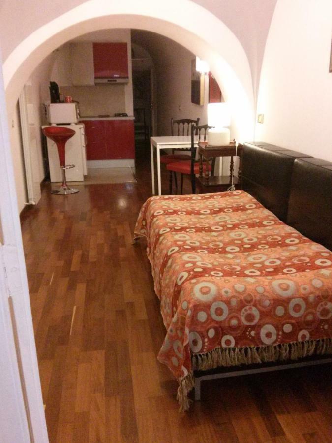 Отель Carafa Di Maddaloni Residenza Di Charme Неаполь Экстерьер фото